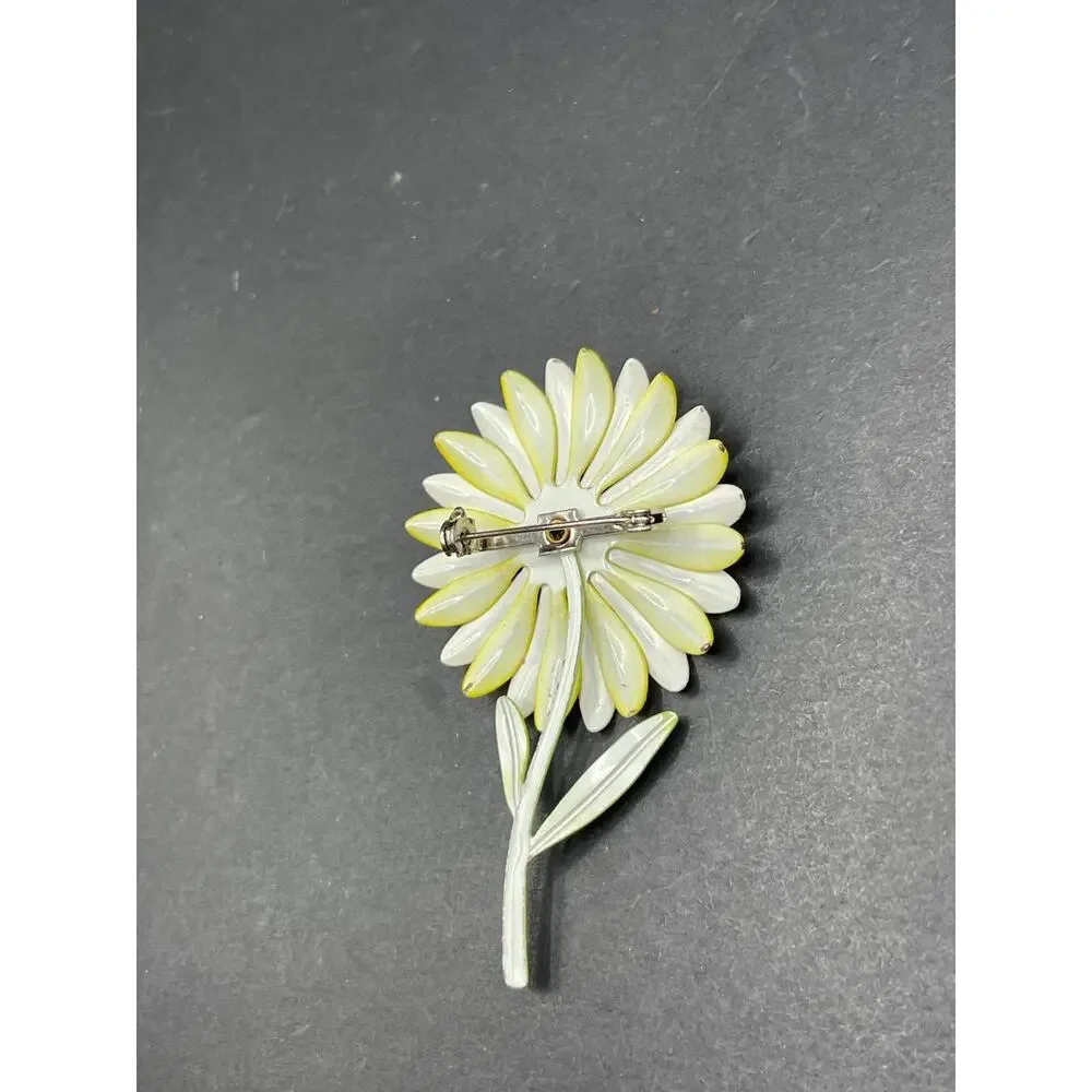 Vtg White & Yellow Green Enamel Summer Daisy Flower Metal Pins Brooch